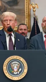 Дональд Трамп заявляє, що ЦРУ повідомило йому про гомосексуальність лідера Ірану.